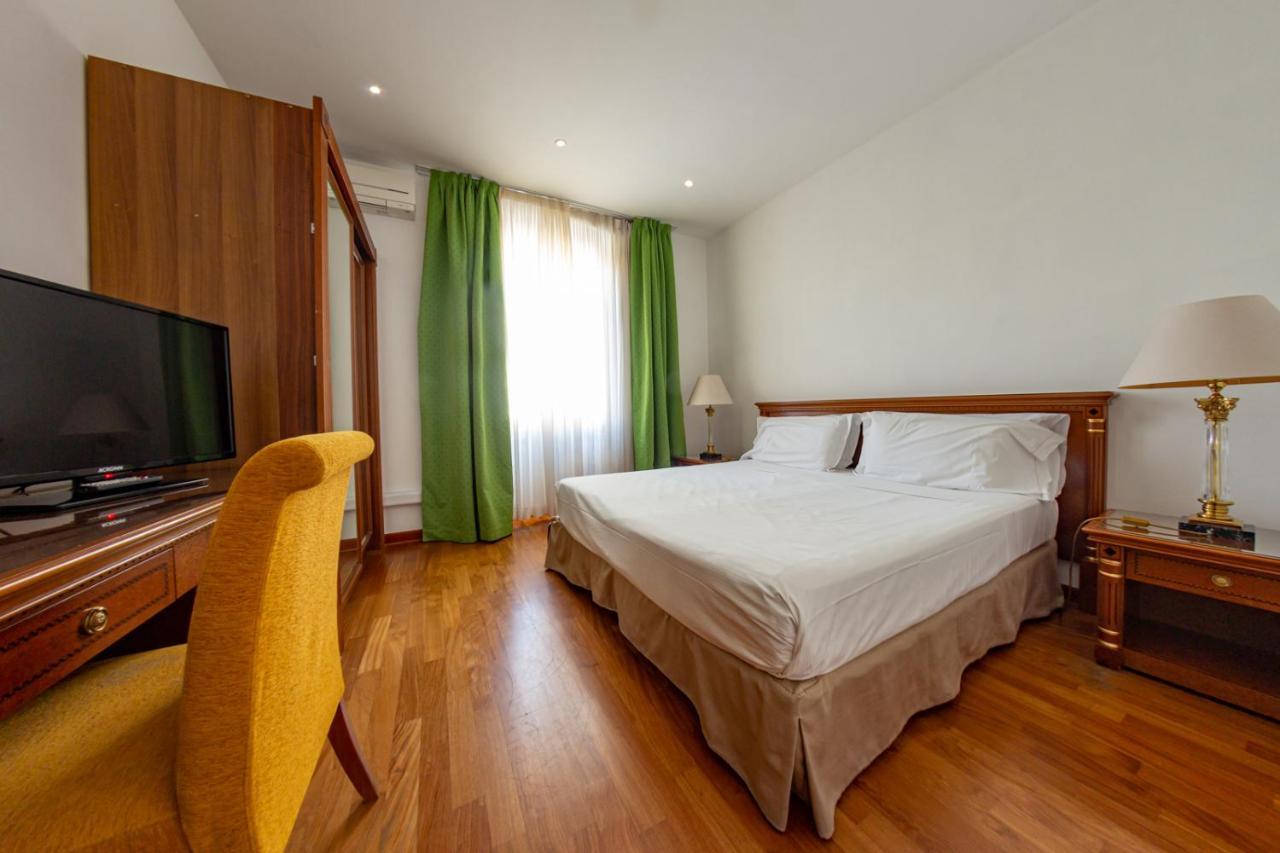 Residence Victoria Trieste Esterno foto